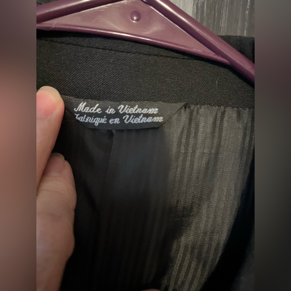 2 suit jackets size 50R
In like new condition - Picture 2 of 12